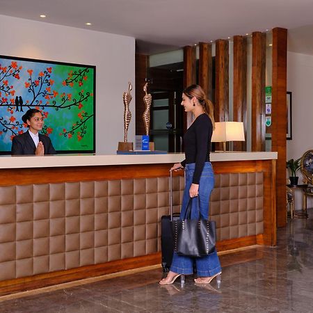 Best Western Country Woods Ambāla エクステリア 写真
