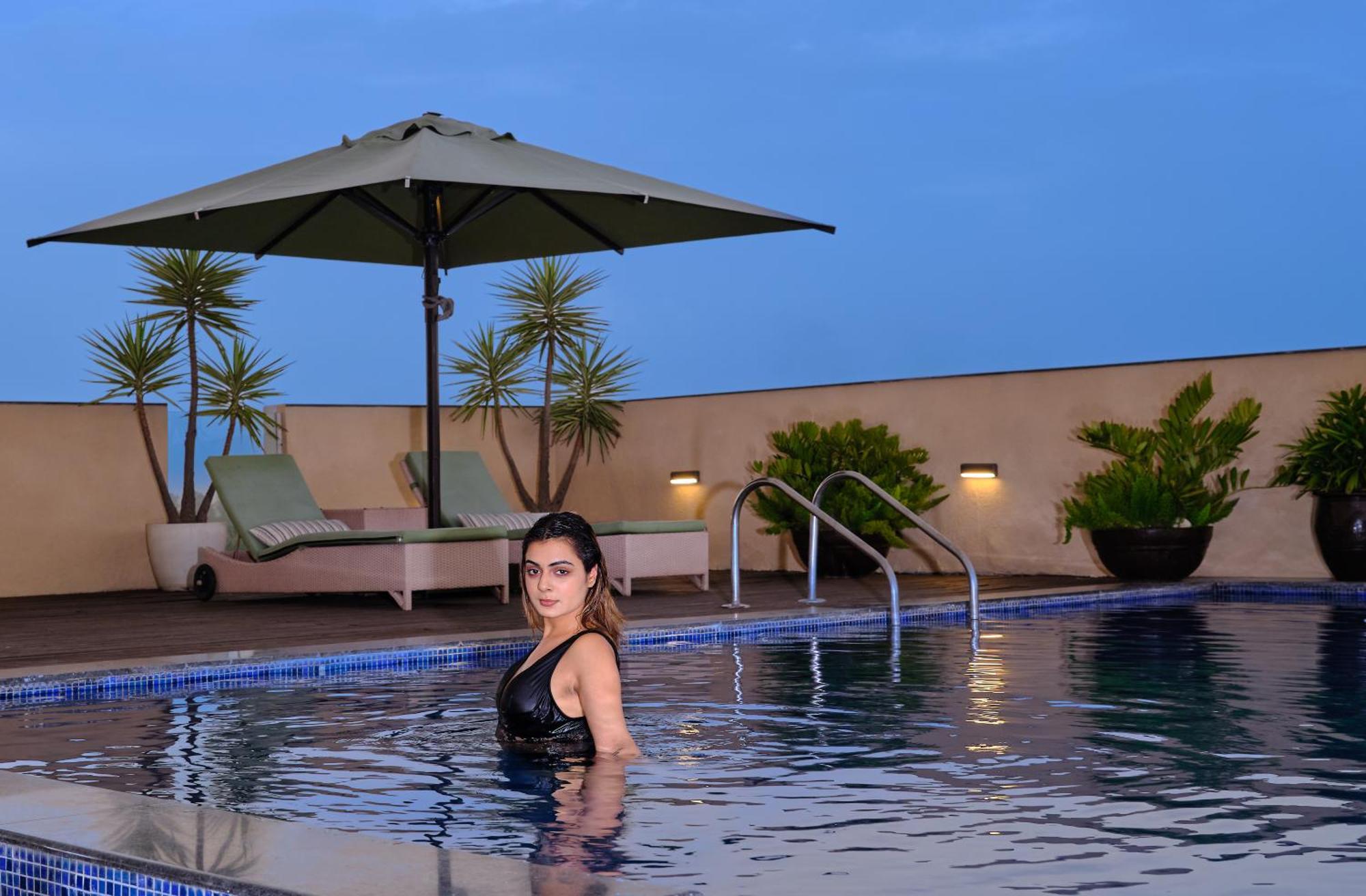 Best Western Country Woods Ambāla エクステリア 写真