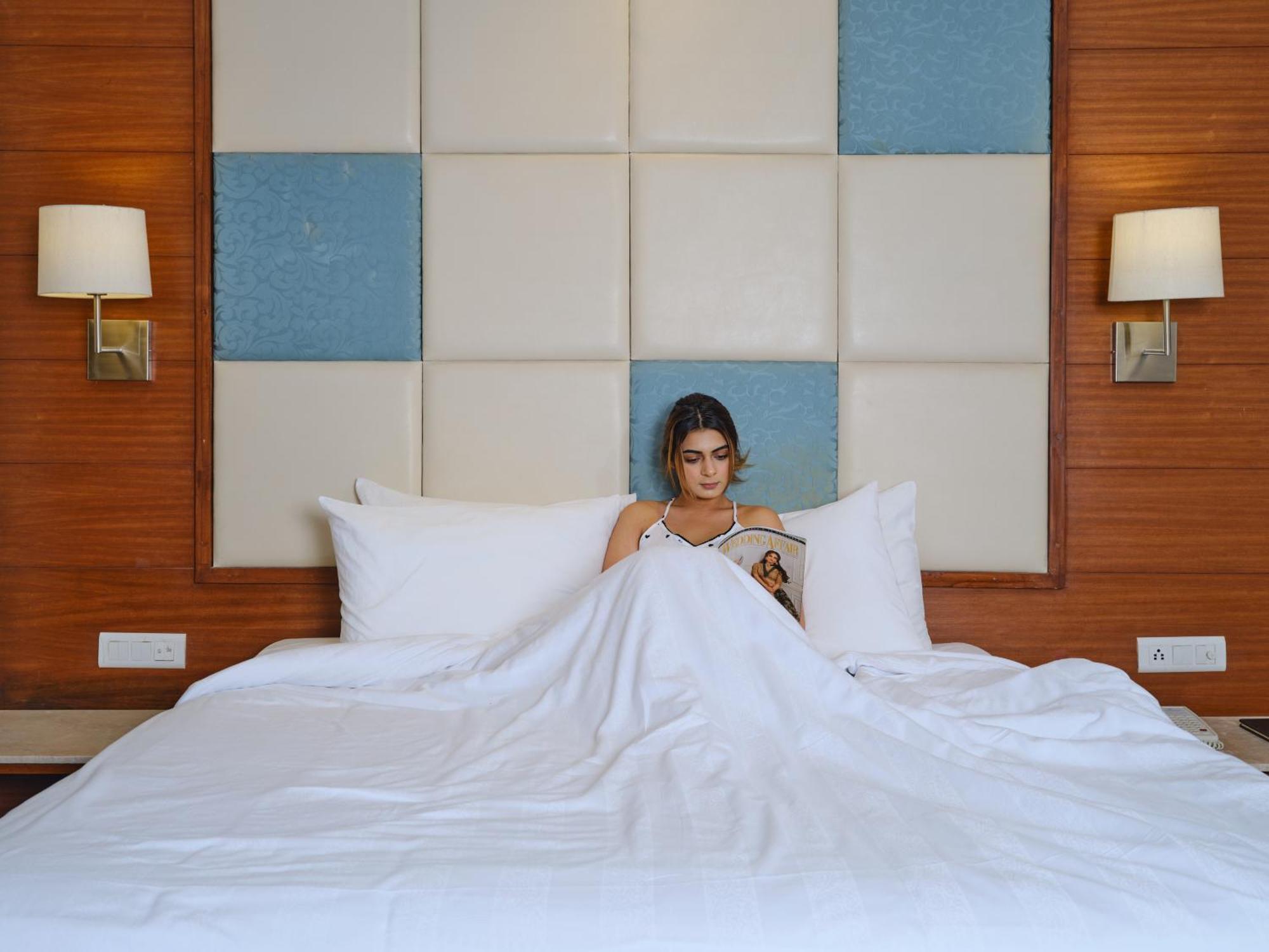 Best Western Country Woods Ambāla エクステリア 写真