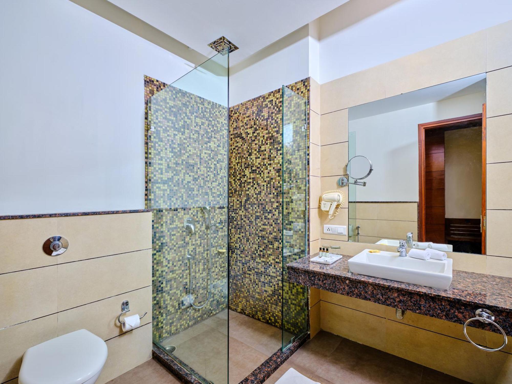 Best Western Country Woods Ambāla エクステリア 写真