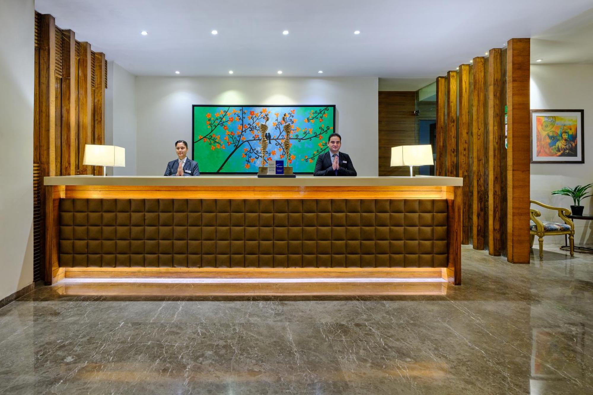 Best Western Country Woods Ambāla エクステリア 写真