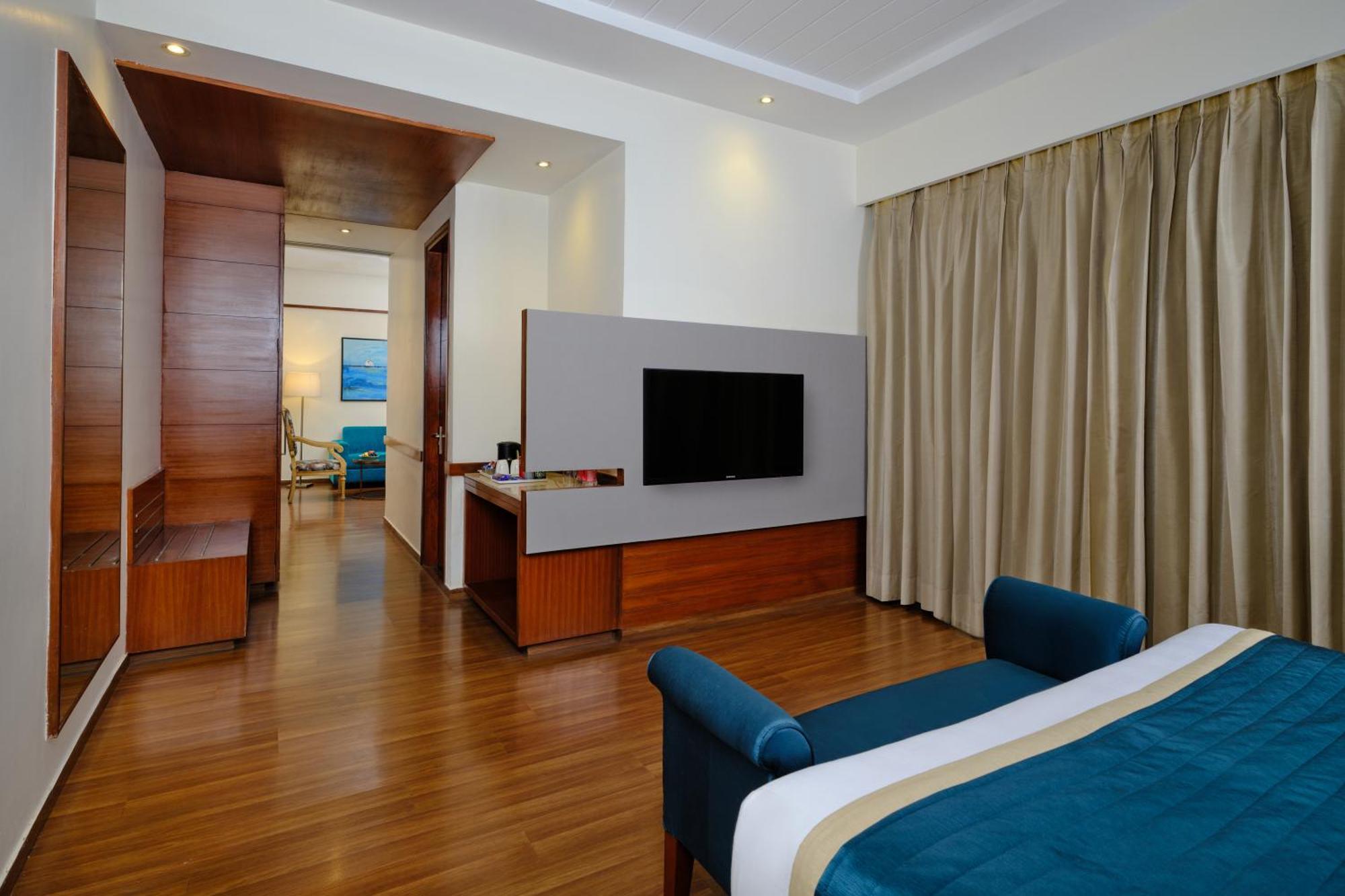 Best Western Country Woods Ambāla エクステリア 写真