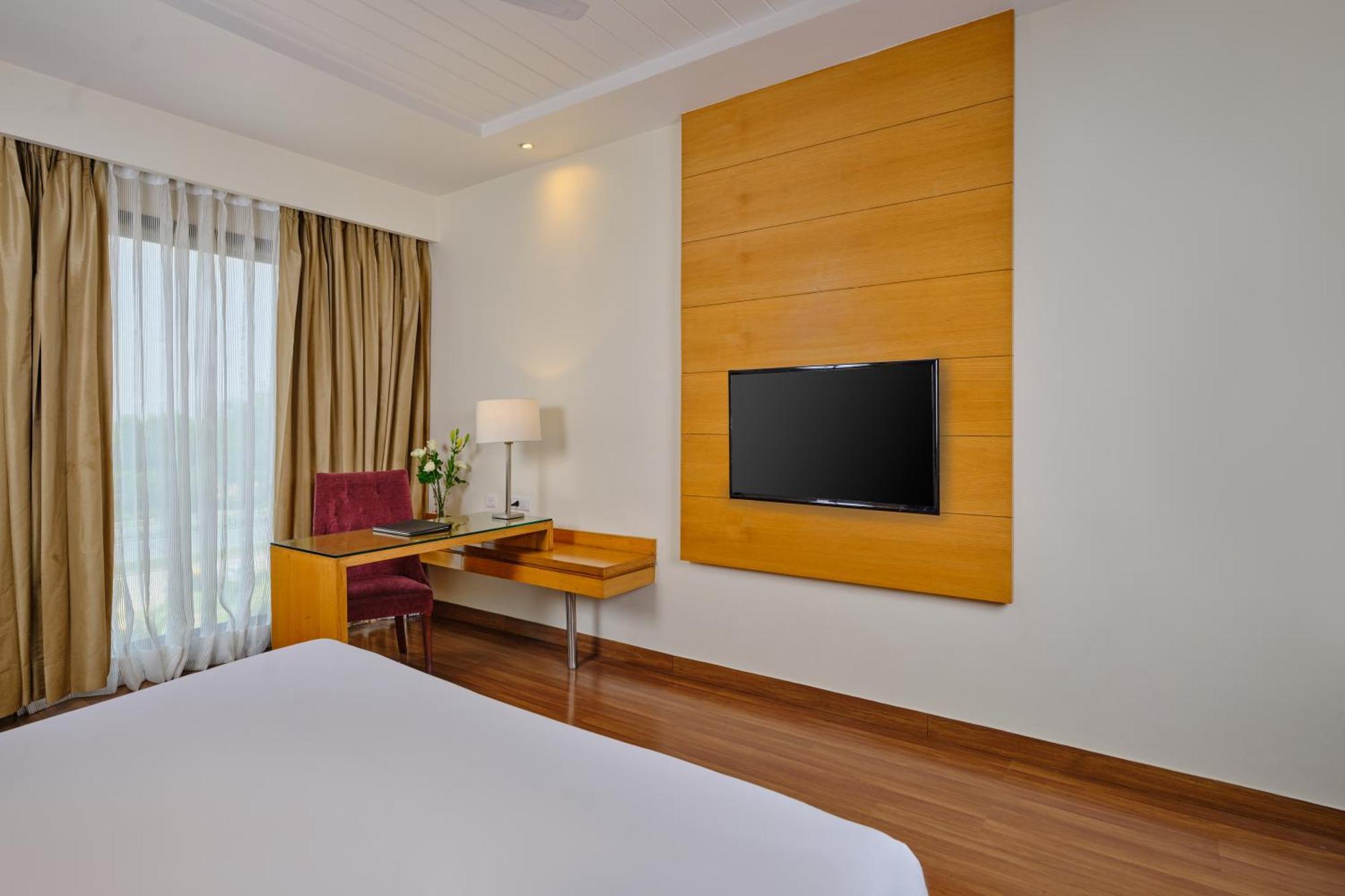Best Western Country Woods Ambāla エクステリア 写真