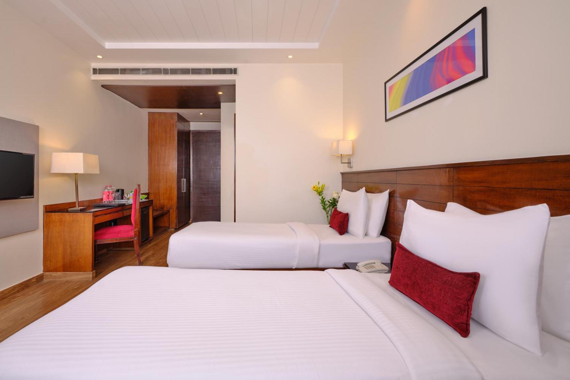 Best Western Country Woods Ambāla エクステリア 写真