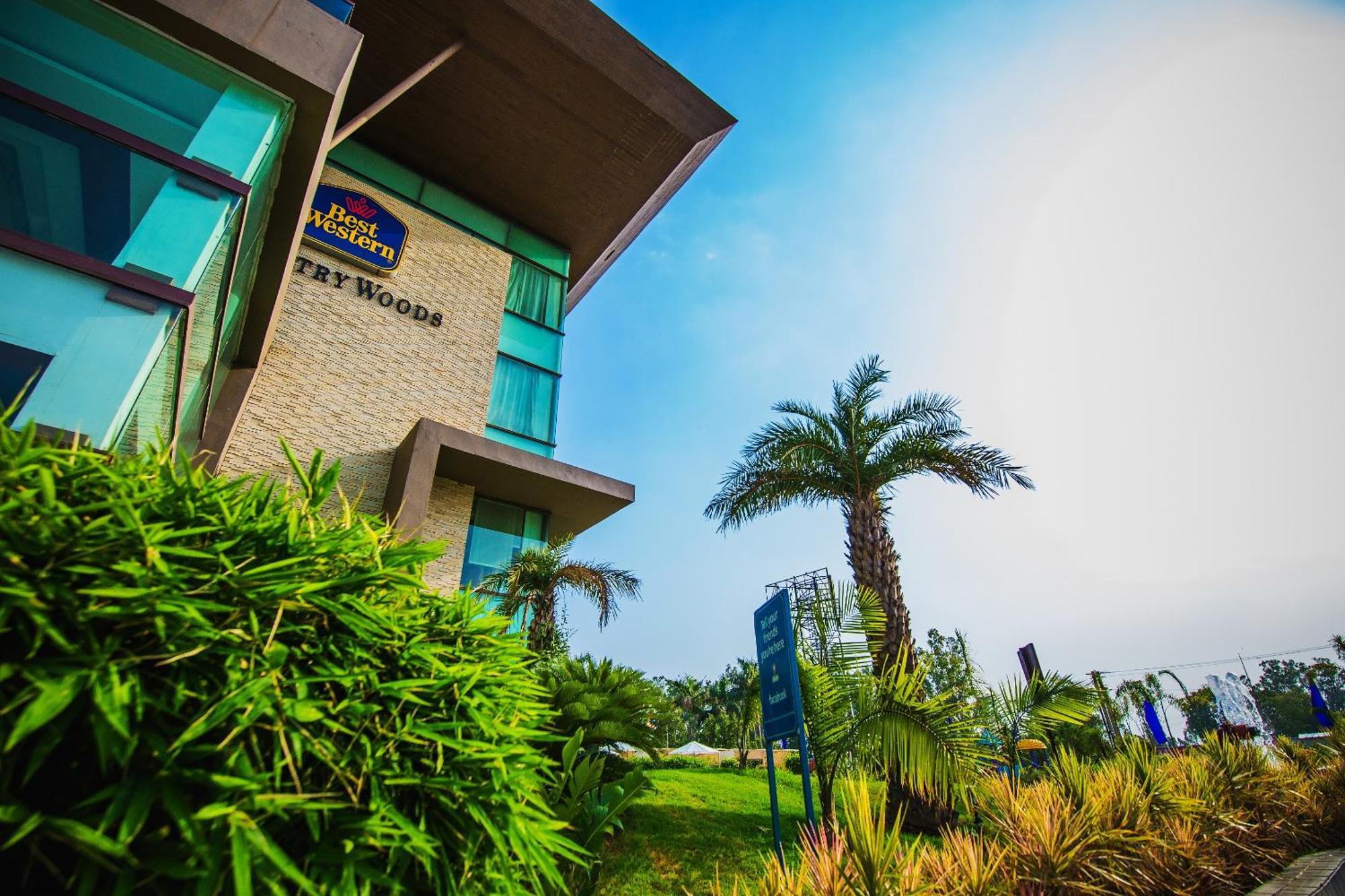 Best Western Country Woods Ambāla エクステリア 写真
